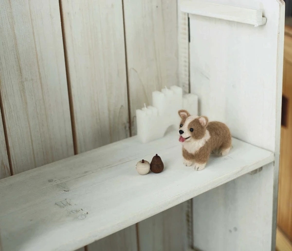 H441-303 Corgi Dog Felting Kit - Image 2